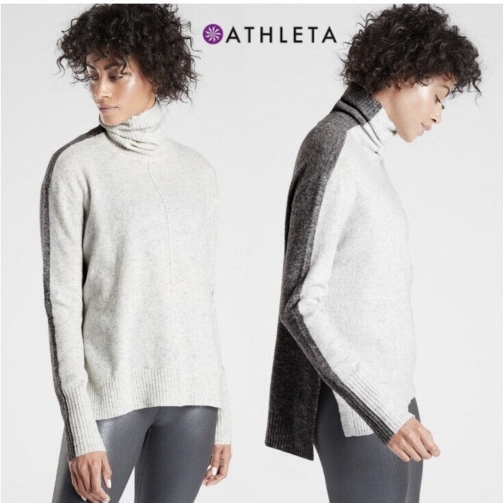 Athleta Women's transit color Turtleneck long sleeve sweater Merino wool Size M.